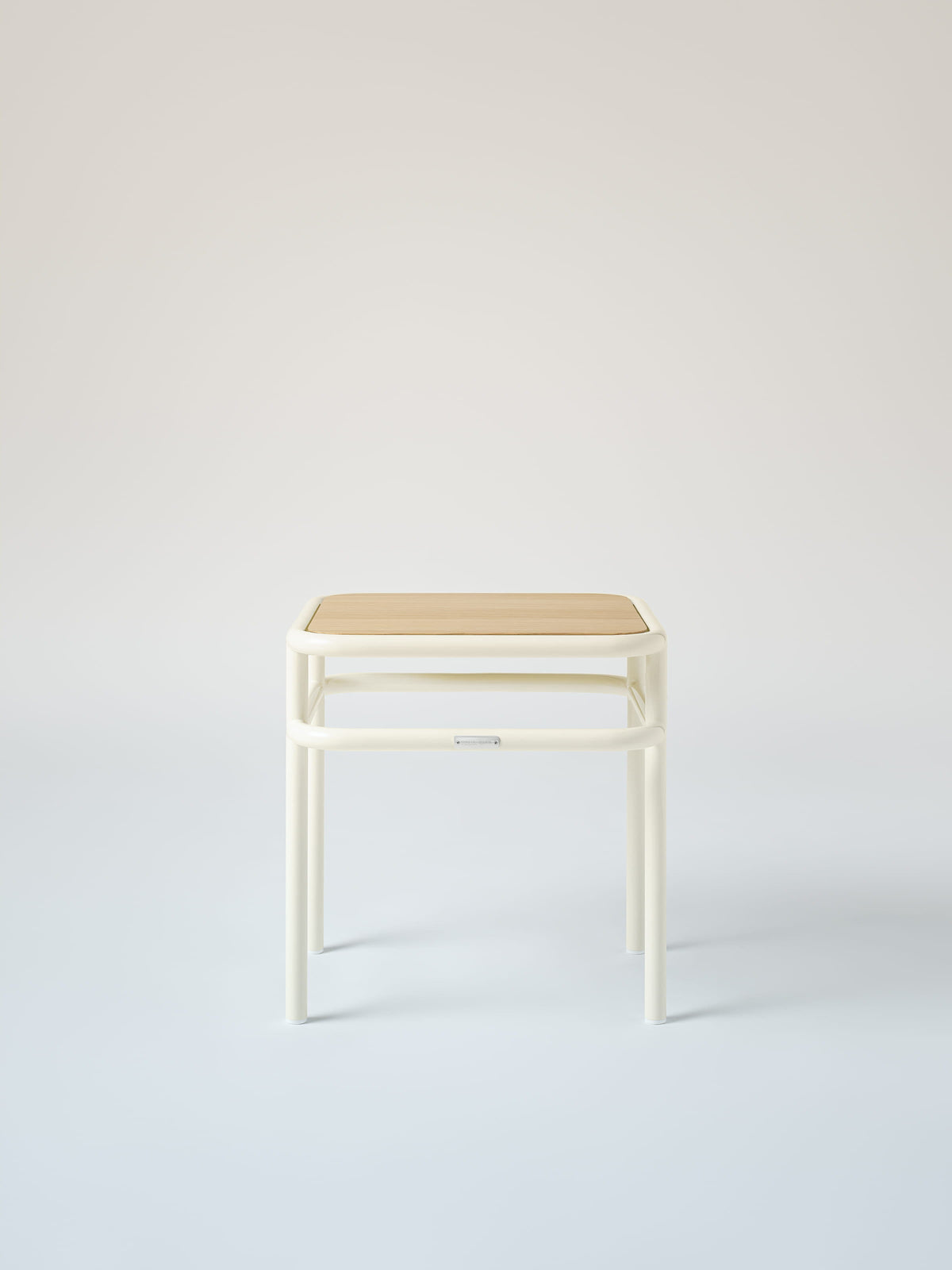 UD side table / natural oak top - Pearl White