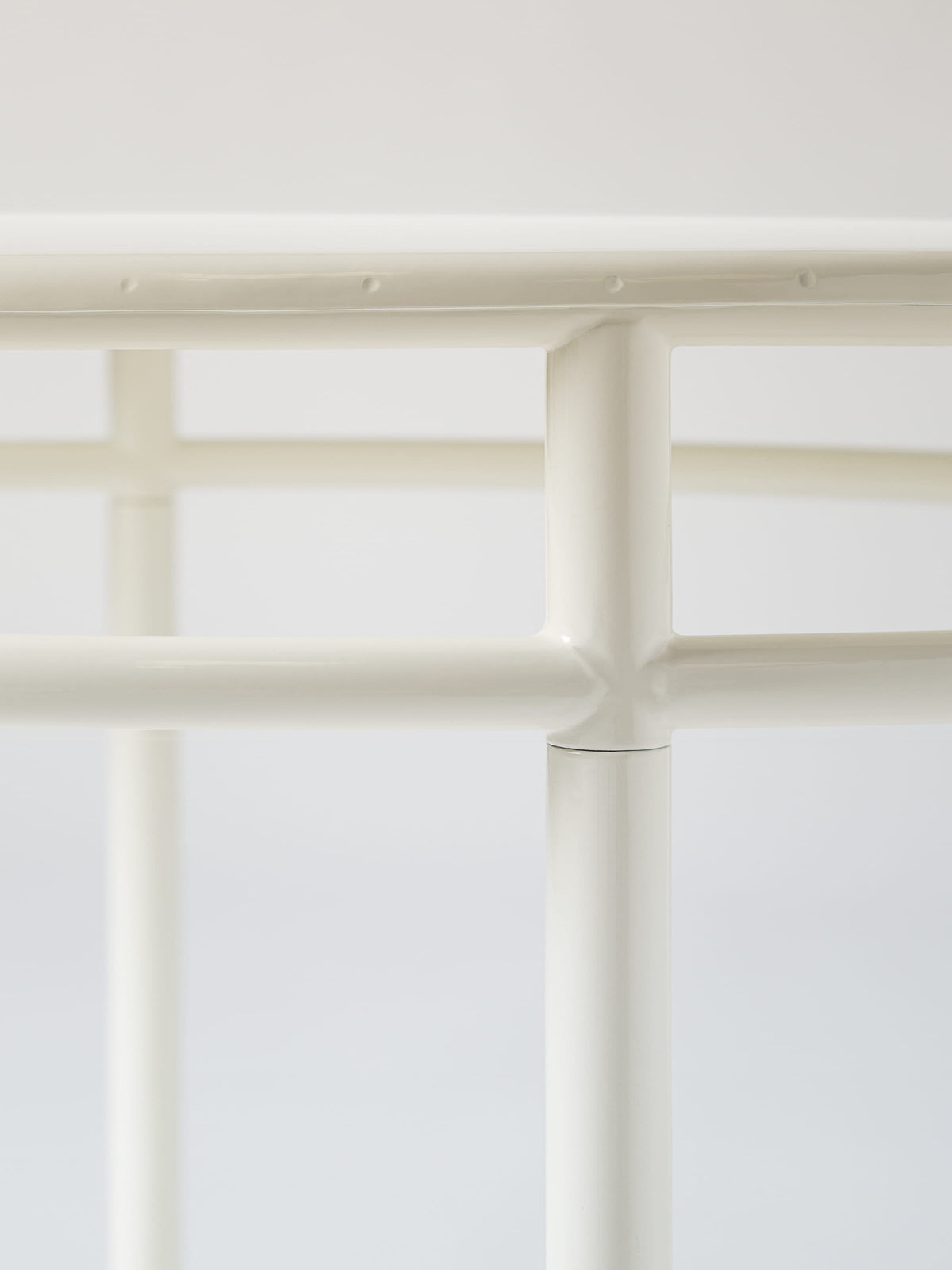 Coffee table T37 Ø120 - Pure White